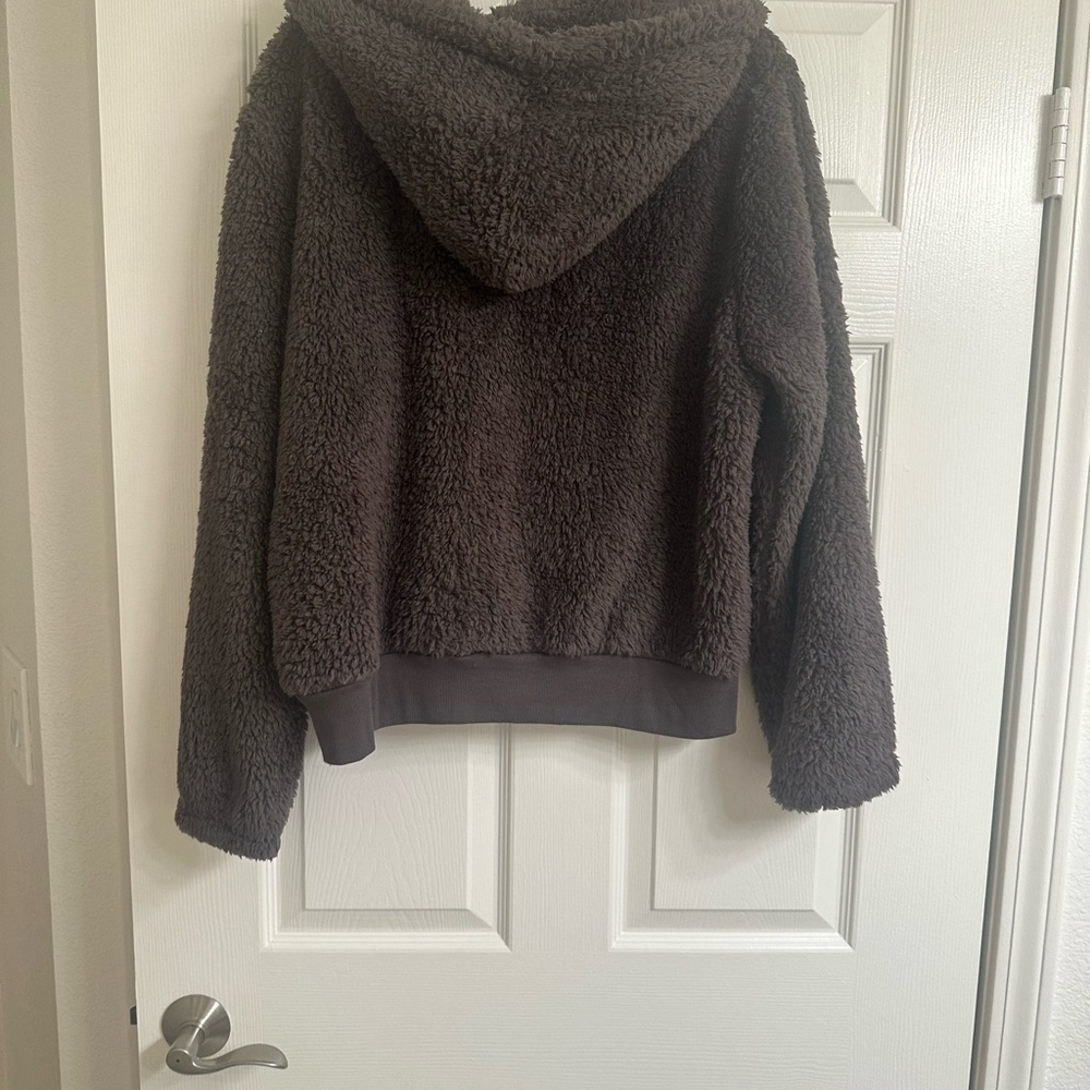 NWT Andrew Marc, MarcNY performance fuzzy jacket with hood. - Picture 4 of 5